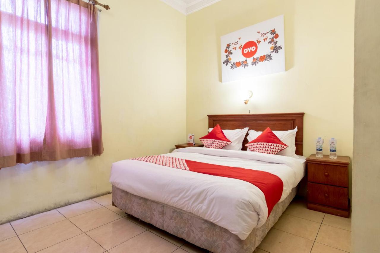 Oyo 1030 Hotel Bumi Asih Medan Bagian luar foto
