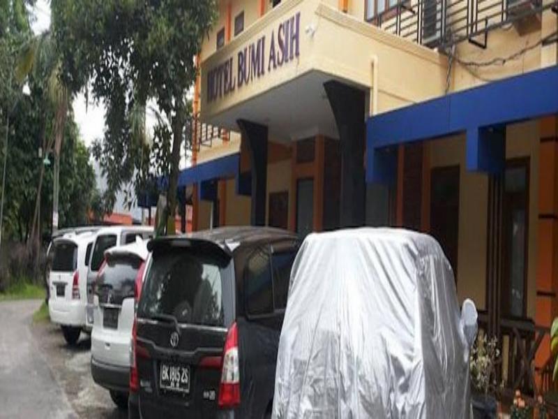 Oyo 1030 Hotel Bumi Asih Medan Bagian luar foto