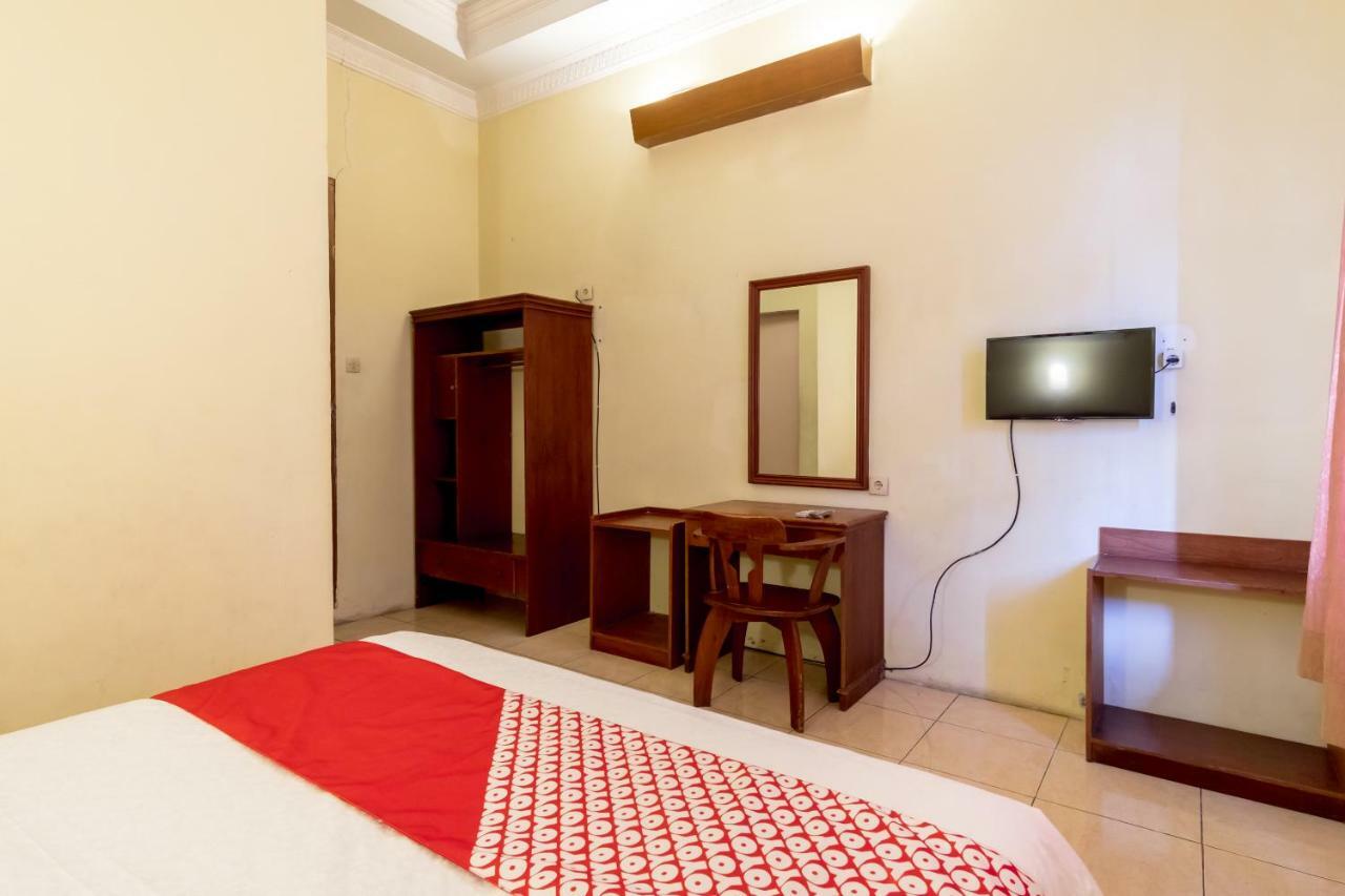 Oyo 1030 Hotel Bumi Asih Medan Bagian luar foto
