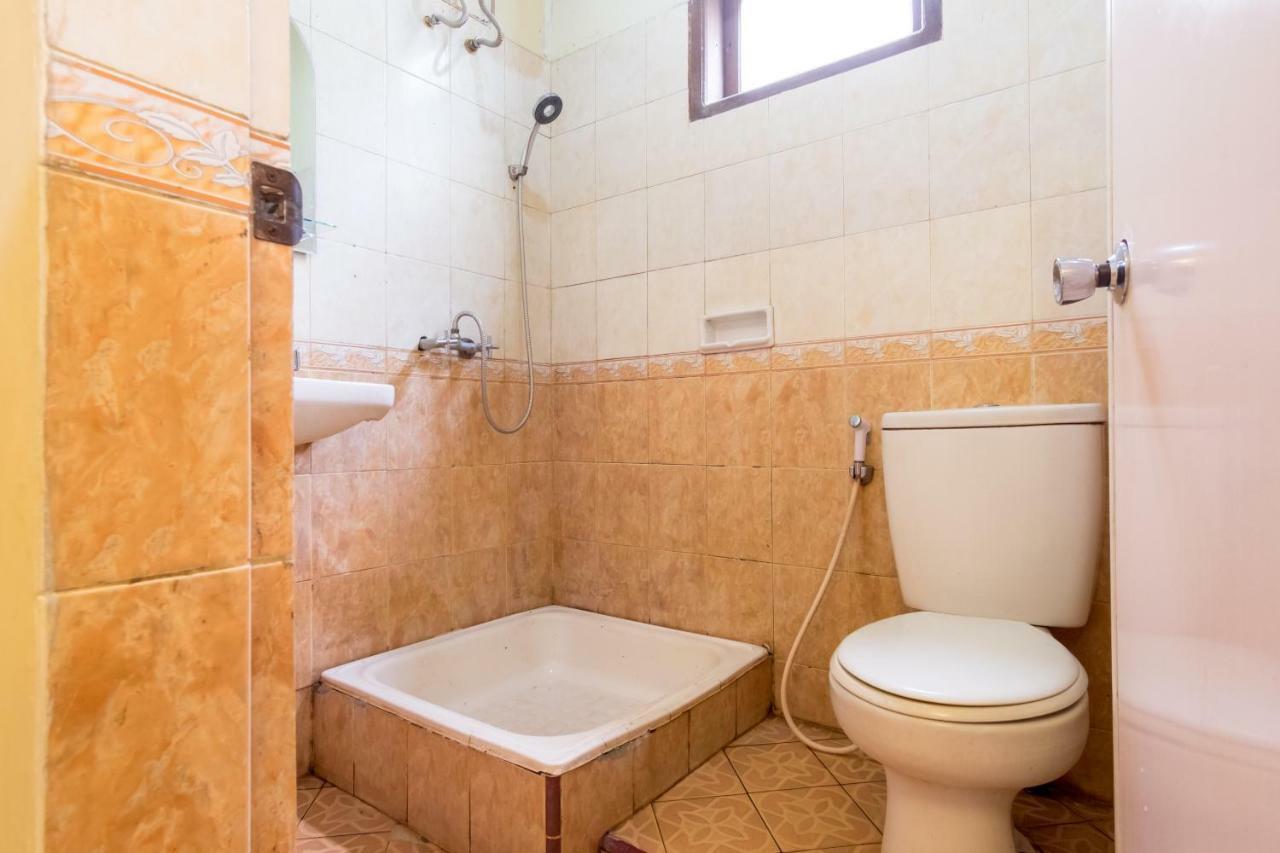 Oyo 1030 Hotel Bumi Asih Medan Bagian luar foto