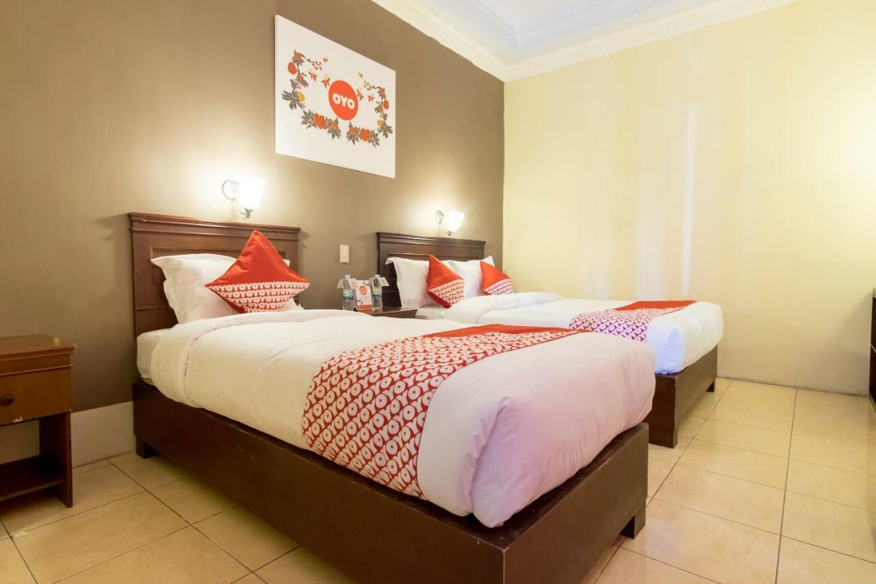 Oyo 1030 Hotel Bumi Asih Medan Bagian luar foto