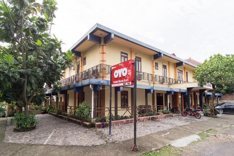 Oyo 1030 Hotel Bumi Asih Medan Bagian luar foto
