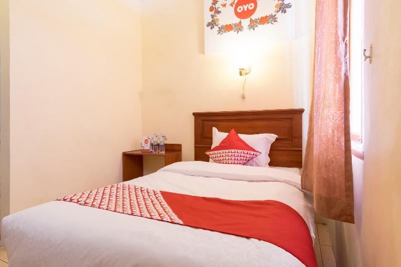 Oyo 1030 Hotel Bumi Asih Medan Bagian luar foto